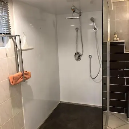 Extraschoen - Souterrain * لينداو