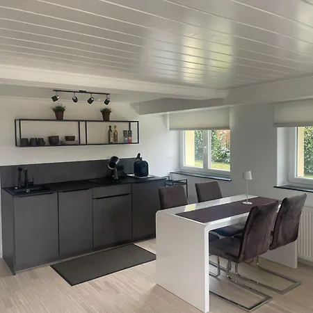 Extraschoen - Souterrain 林道